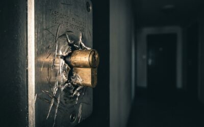 Serrurier-vitrier : capter l&rsquo;urgence en ligne sans se faire noyer par les plateformes